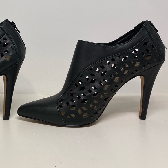 Saks fifth Ave Black Stilettos - Picture 8 of 10